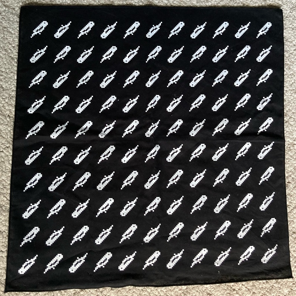 San Holo Bandana (OFFICIAL)